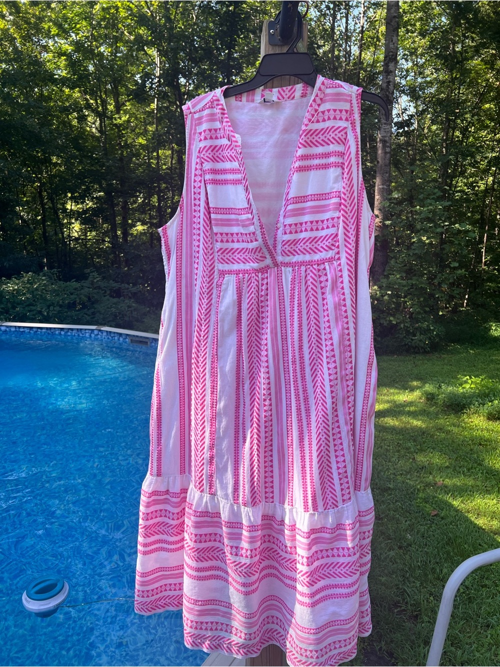 crown & ivy Pink and White Sleeveless V-Neck Patterned Sundress
